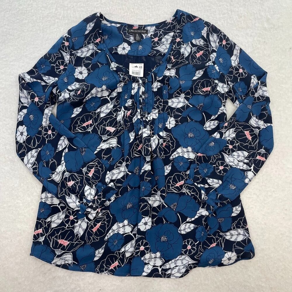 NWT A Pea In The Pod Maternity Long Sleeve Henley Top Floral Blue Blouse XS